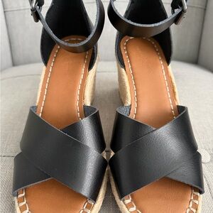 New Universal Thread Black and Tan Espadrille Wedges